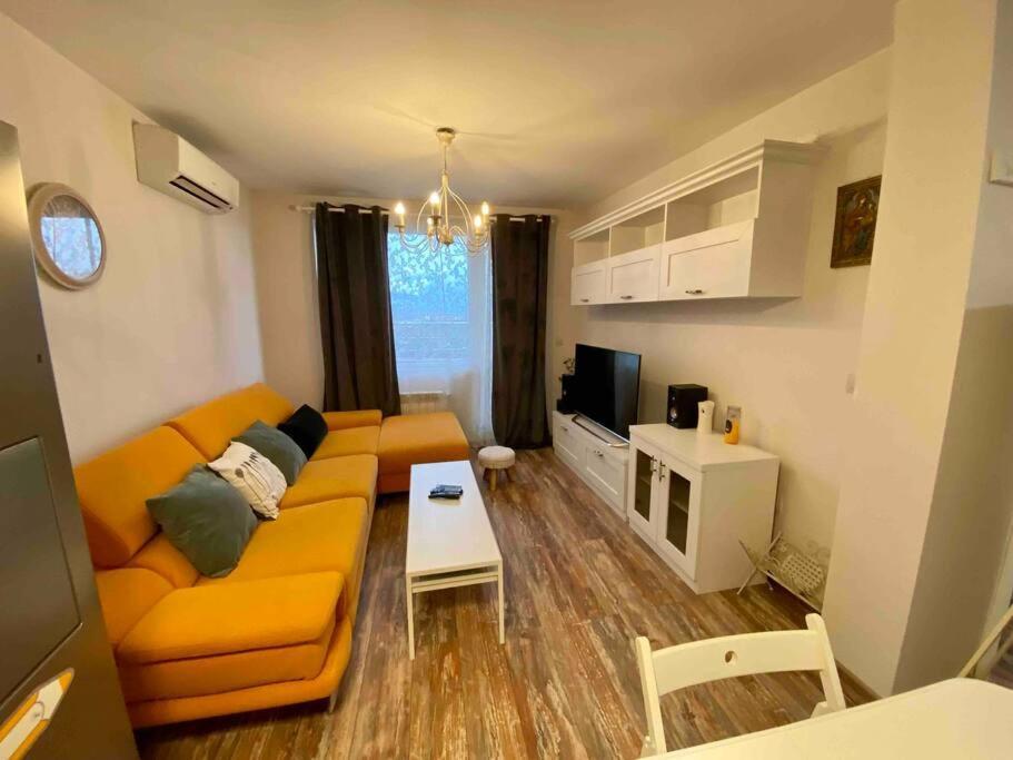 Stylish Magenta Apartment - Terrace & Free Parking Sofia Exterior photo