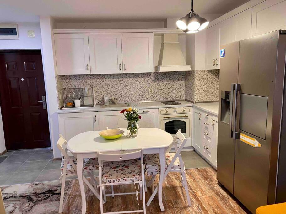 Stylish Magenta Apartment - Terrace & Free Parking Sofia Exterior photo