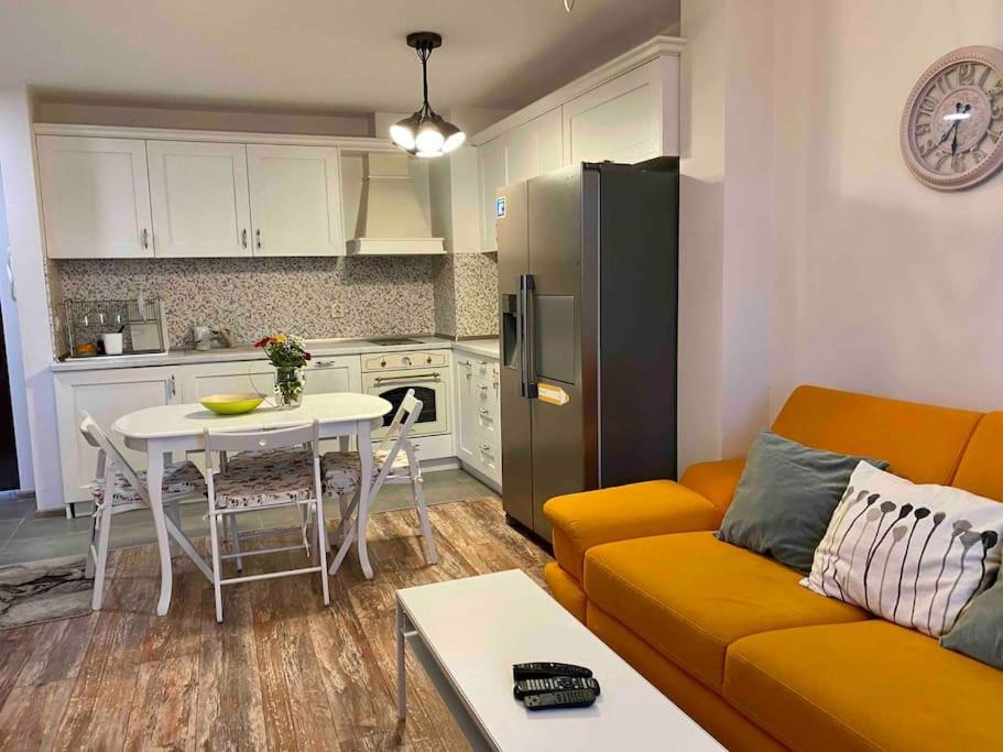 Stylish Magenta Apartment - Terrace & Free Parking Sofia Exterior photo